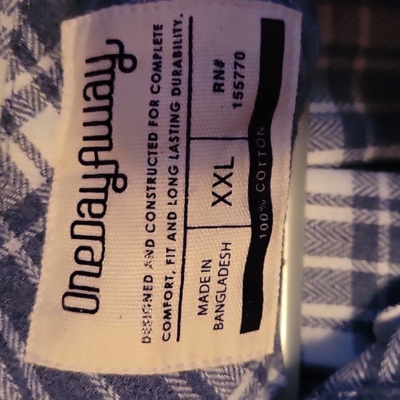 Woman's flannel shirt 👕 - Picture 2 of 3